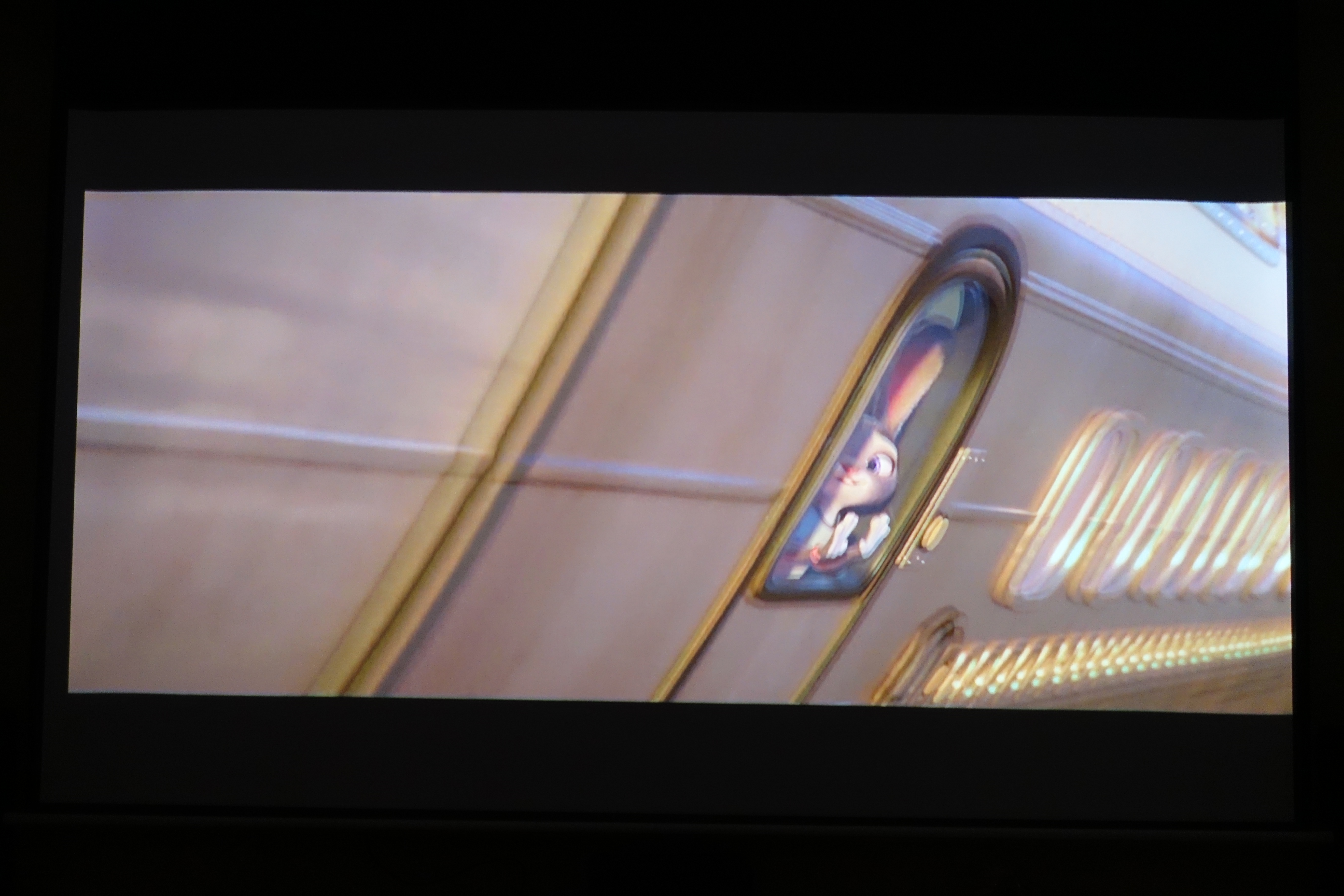 零成本打造私人影院,打造30平方家庭小影院