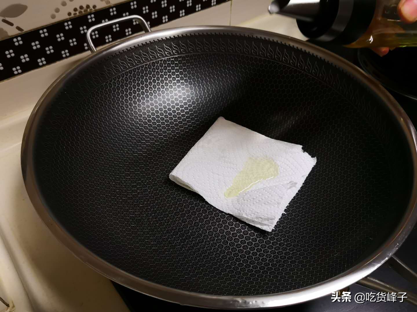 新买的不粘锅正确开锅方法图解,买的不粘锅新锅开锅正确方法