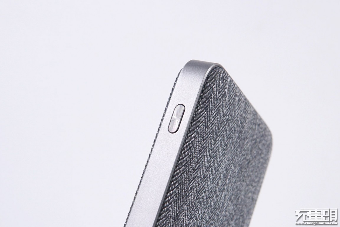 苹果原装快充和认证的紫米快充,紫米10000毫安尊享版拆解