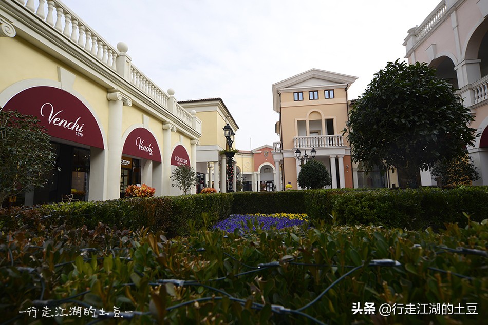 上海佛罗伦萨小镇，奥特莱斯世界名品购物中心，中国奢侈品领导者