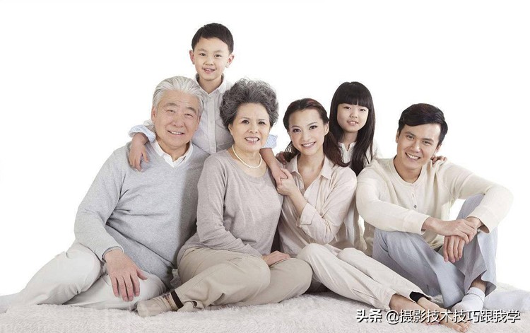 新年是团聚的时刻，全家福的拍摄技巧你可得学会