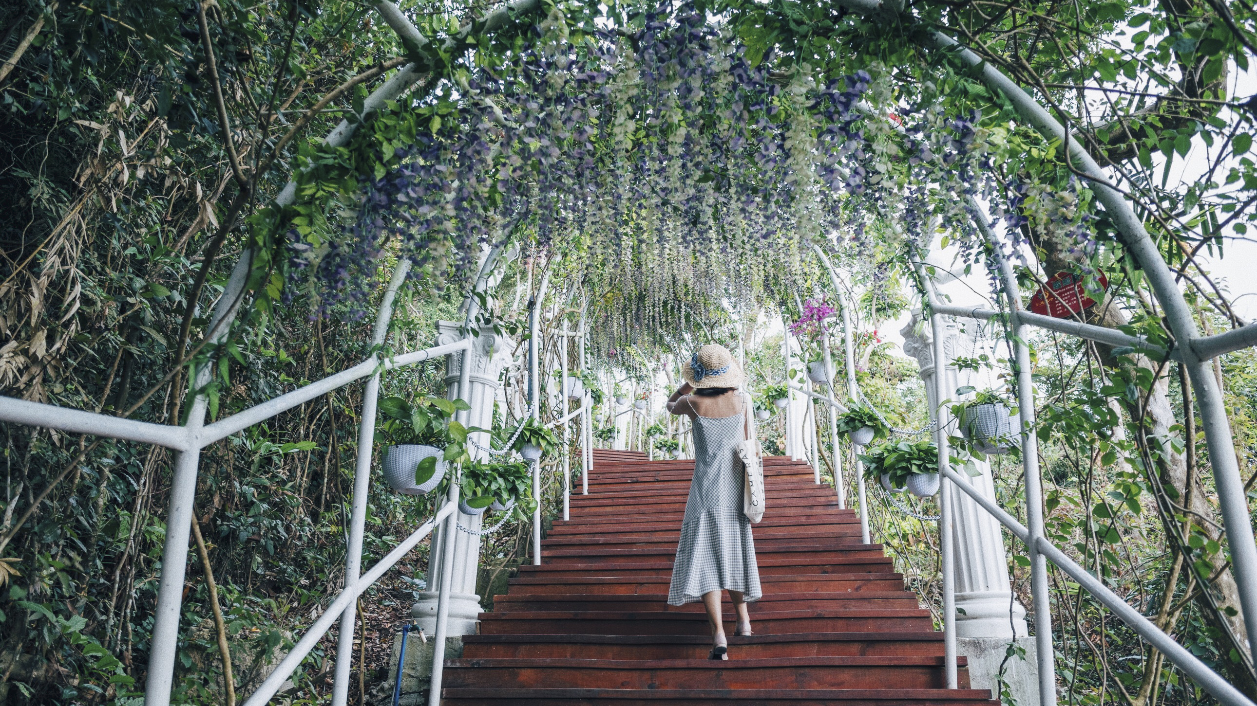 三亚山顶观景台观景,海南最长缆车