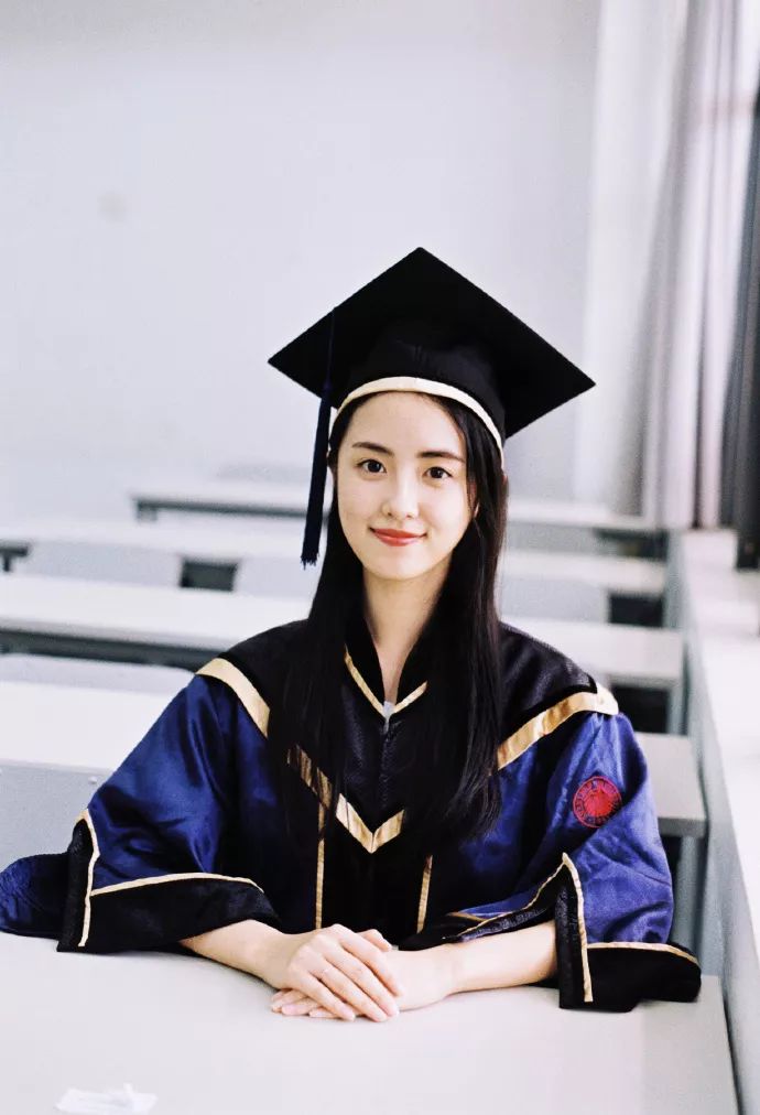 毕业季毕业照拍照姿势,毕业季来袭这些毕业照太硬核