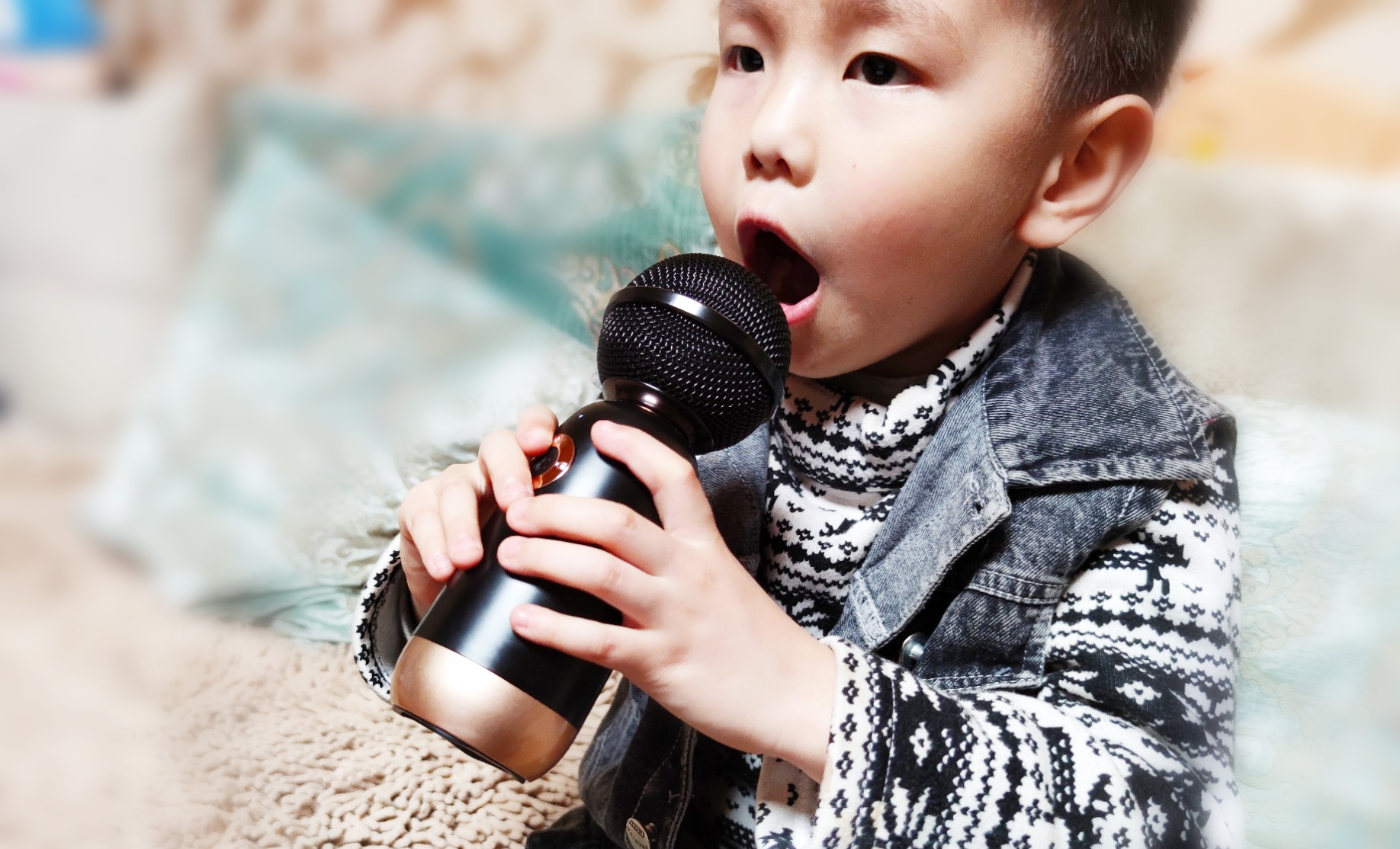 五音不全的怎么用气息唱歌,五音不全唱歌怎么发声