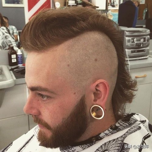 50岁鲻鱼头烫发发型,短发发型女2020流行发型鲻鱼头