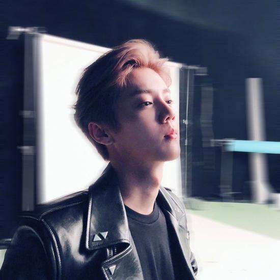 鹿晗三个人高街穿搭,鹿晗潮男穿搭