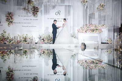 婚礼仪式新人感谢来宾鞠躬主持词,新的简短精彩的婚礼主持词完整版