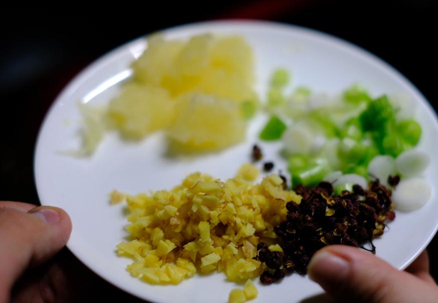 川菜大师教的葱香牛肉面，香辣过瘾，比麻辣小面更好吃