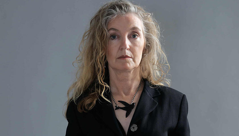 海明威由爱生恨的女人盖尔霍恩，一生在战火中漫游，不愿提他