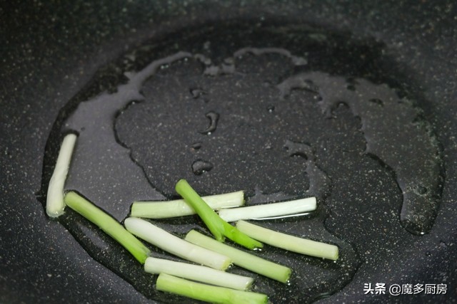 煲仔饭为什么比平常饭店好吃,在家最简单煲仔饭制作方法