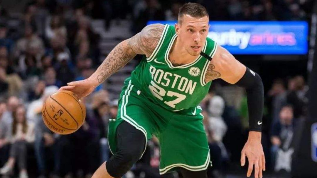 我们应该如何围绕身处2020年的乔丹，打造冠军团队？