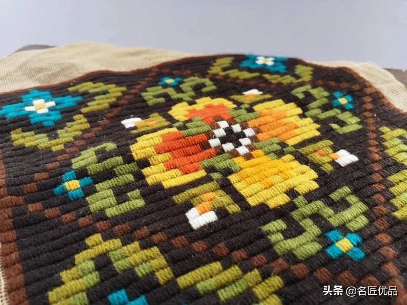 旧物利用!毛线用不完就用来刺绣,这才是十字绣最让人佩服的绣法