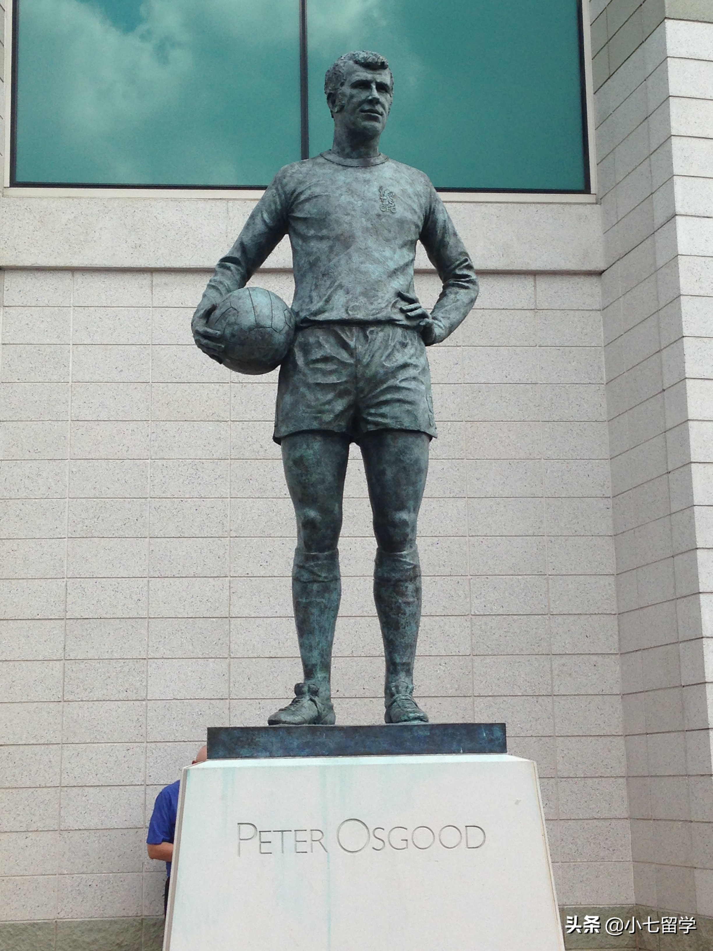 英国足球俱乐部最漂亮的球场,英国最大的足球场