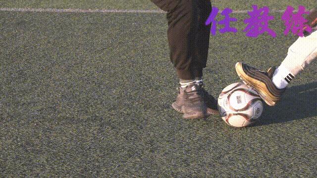 足球绕杆中考标准动作视频示范,中考体育足球绕杆技巧及训练方法