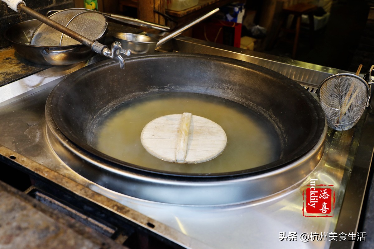 南京有名的镇江锅盖面馆,镇江锅盖面侍家面馆