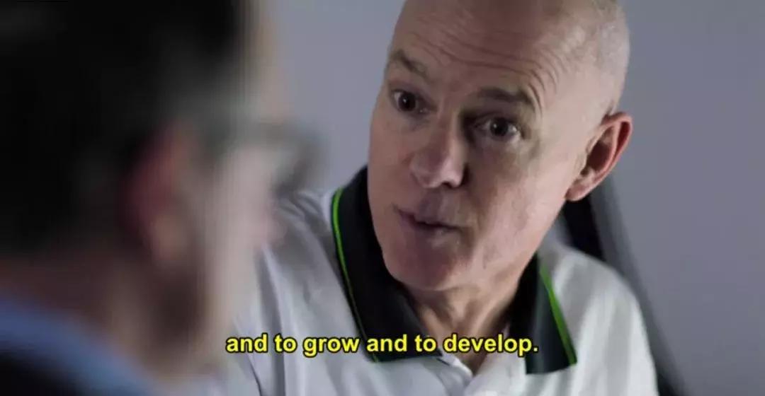 快走比跑步更毁膝盖,散步和跑步哪个更伤膝盖