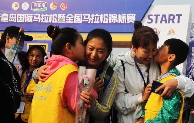 马拉松2万人奔跑,2万高颜值公路赛