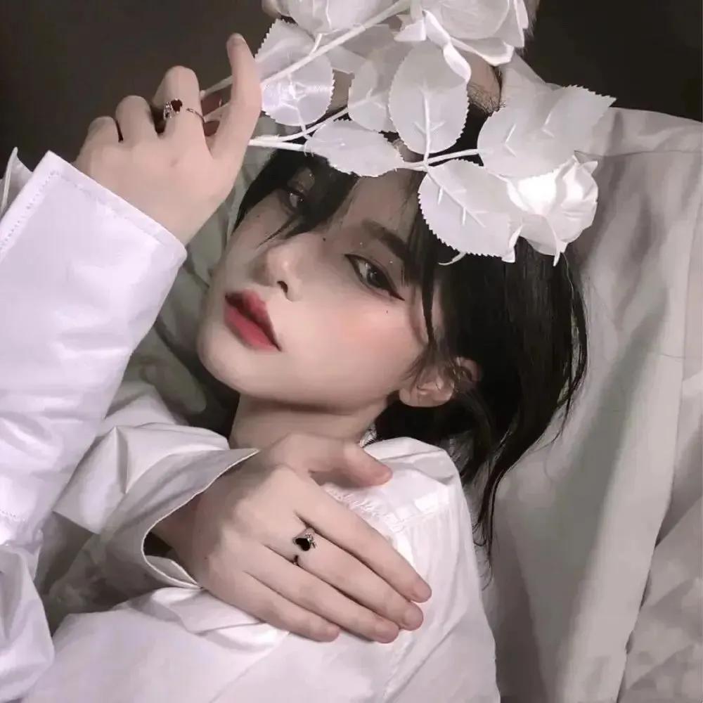 带红旗的情侣头像,超哇塞的微信头像