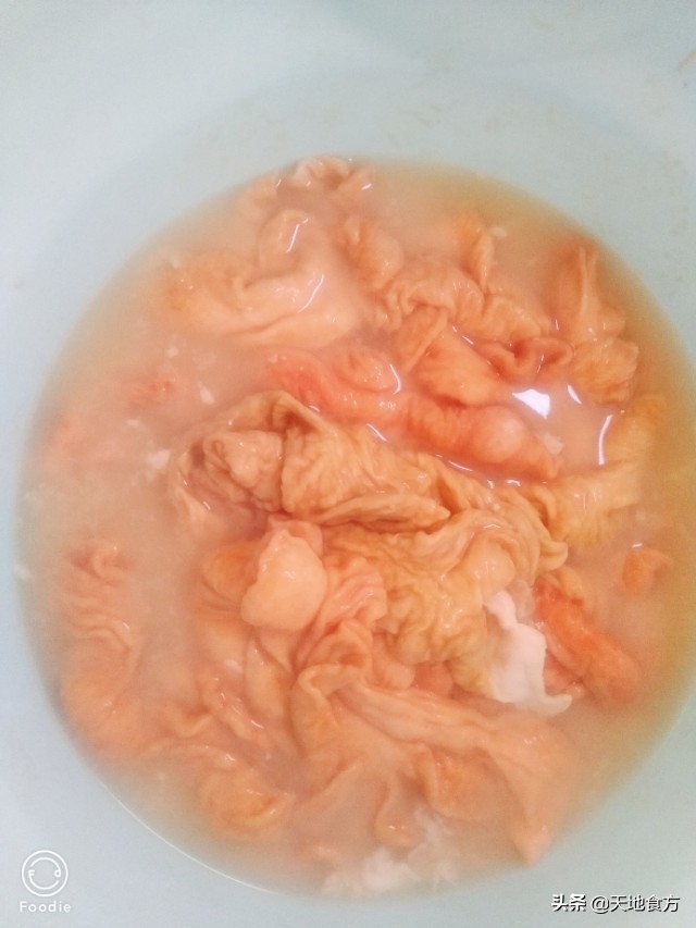 卤肉老店学技术,卤好的大肠怎么做卤煮火烧