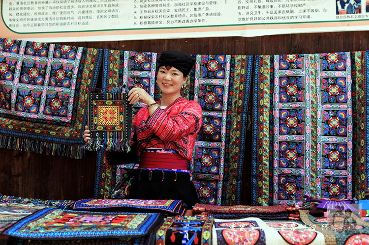 全国第一长发村,天下第一长发村视频