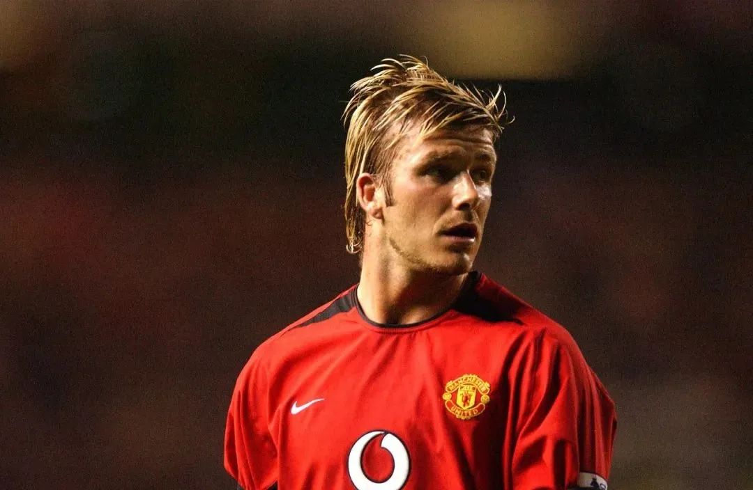 翩翩白衣少年郎写意画月留相思——时刻贝克汉姆全方位测评