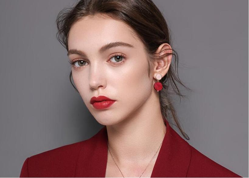 如何挑选耳环视频,脸部两侧肉多的怎么挑选耳环