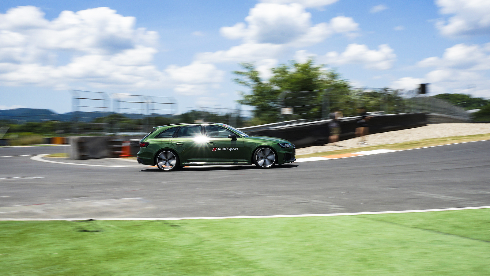 奥迪≠推头王！四驱或许真的挺香