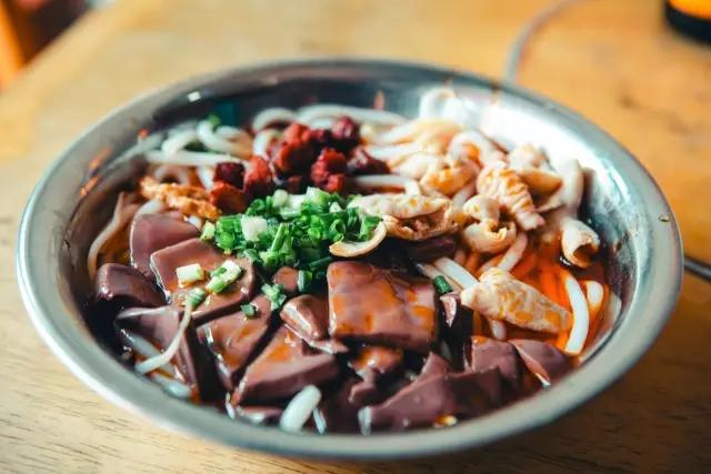 中国最著名十大小吃街及特色美食,中国夜市十大小吃街排行榜