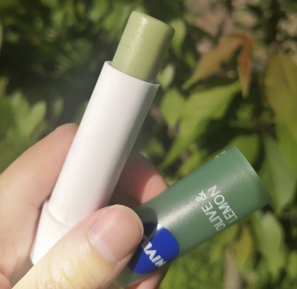 dhc是什么牌子的润唇膏,品牌的润唇膏好用吗