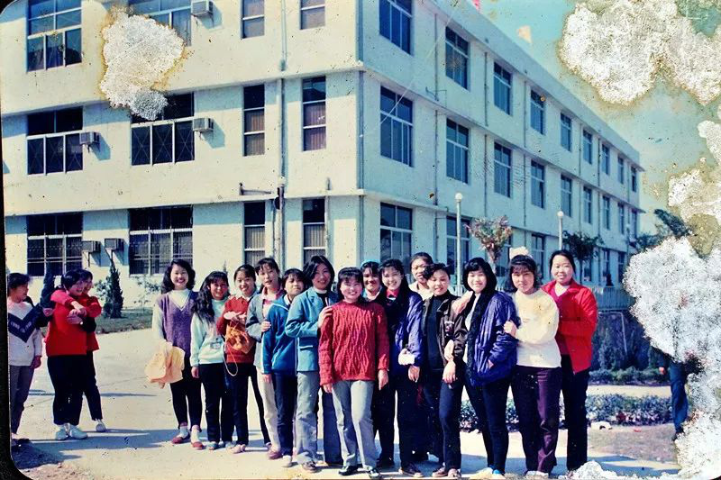 从打工妹到亿万身家完整版,从被人看不起的打工妹到月薪过万