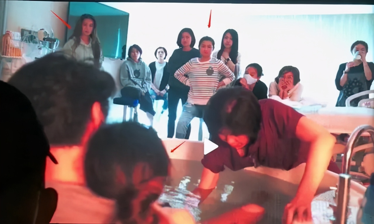 ella说生孩子很幸福但不快乐,ella晒夫妻结婚8周年庆祝派对合影