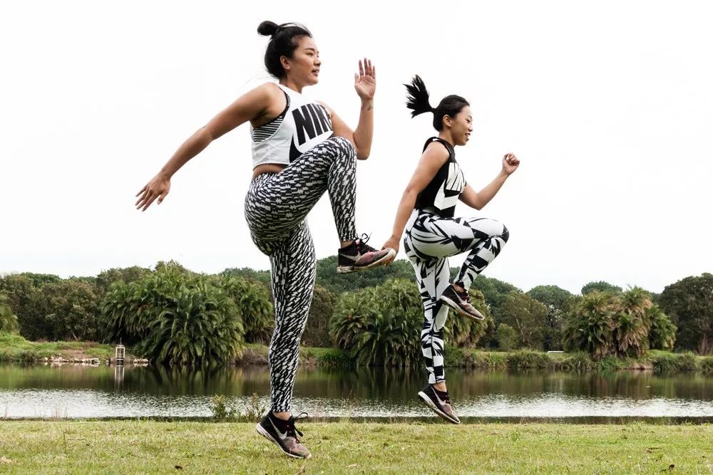 下肢热身流程,下肢热身动作