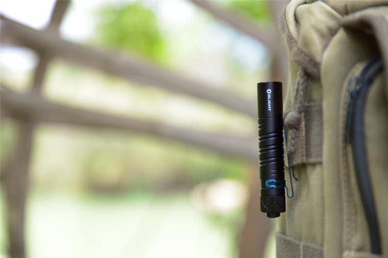 olight傲雷baldrs小型强光战术手电,我就是与众不同女声完整版