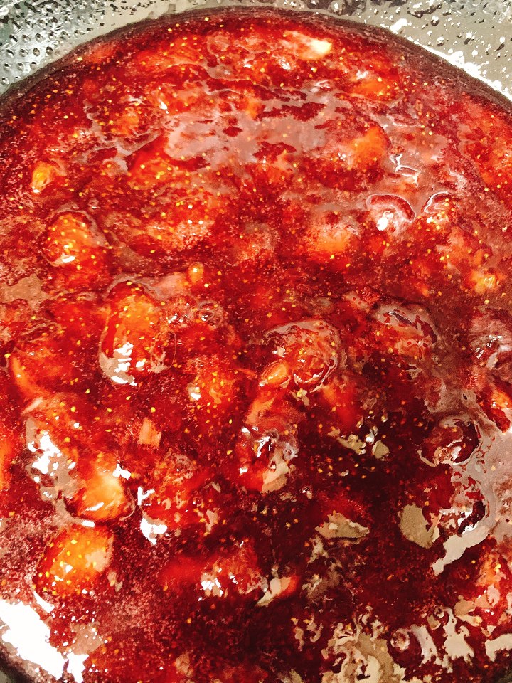 夏天草莓吃不完怎样保存好,草莓吃不完如何制作保存