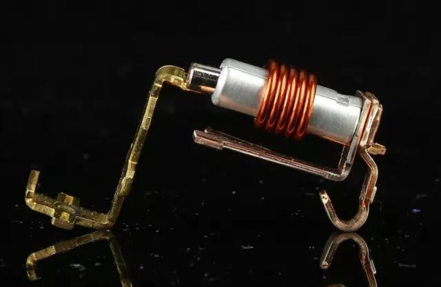 abb万能断路器2000a的拆解价值,abb塑壳断路器拆解可调整连杆