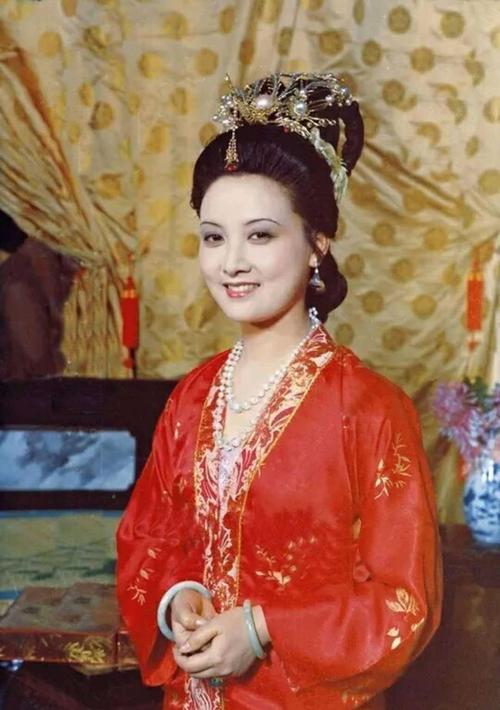 红楼梦贾府媳妇,红楼梦侯门秀女