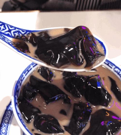 吃甜品就吃老字号龟苓膏,龟苓膏低卡甜品