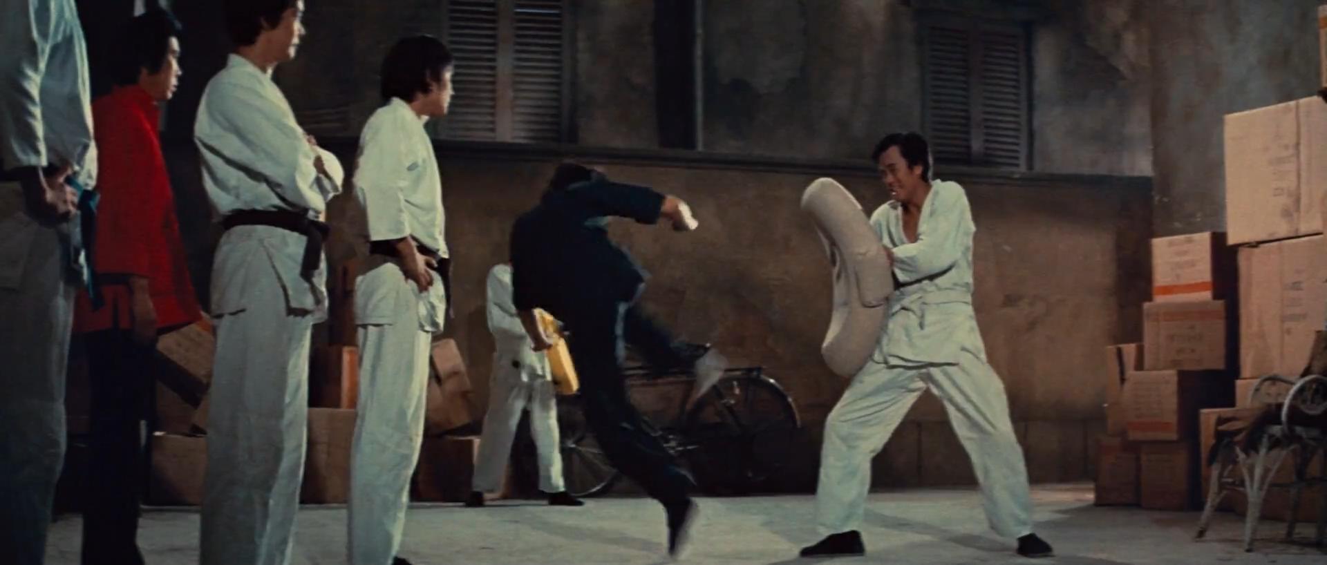 李小龙猛龙过江打斗分析,猛龙过江李小龙武术思想解析