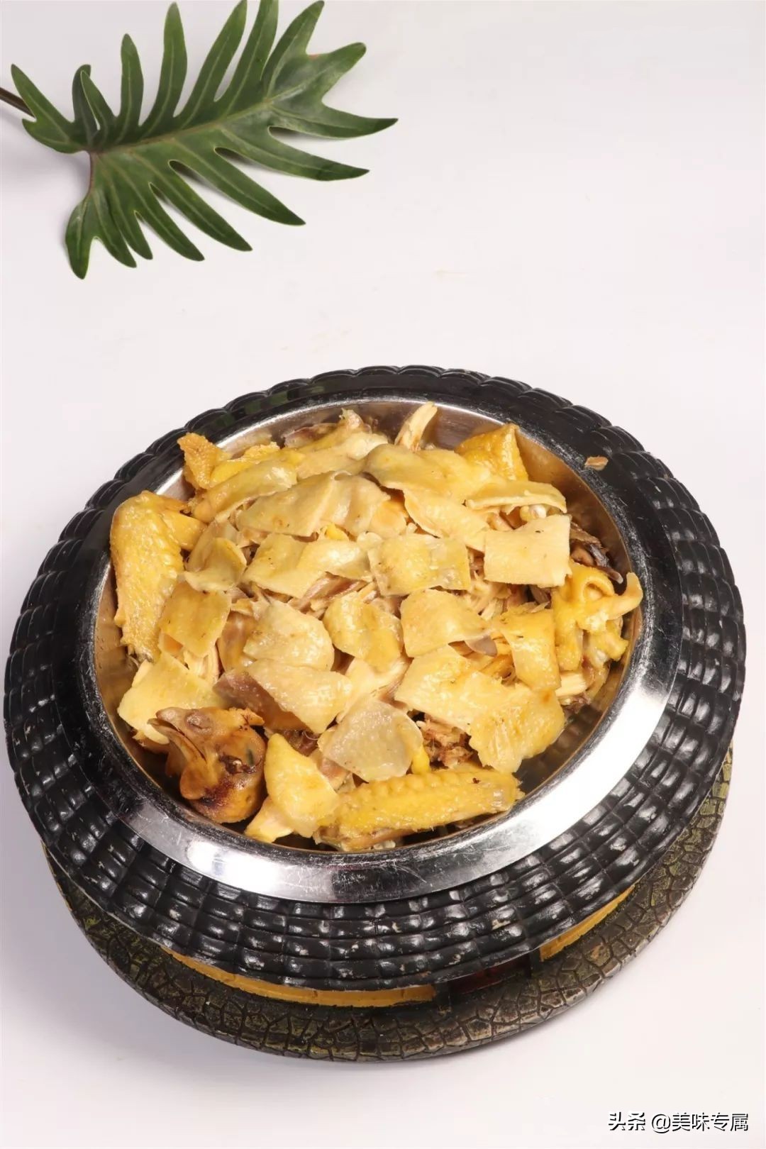 盐焗鸡味道还挺香的,盐焗咸香鸡正宗做法