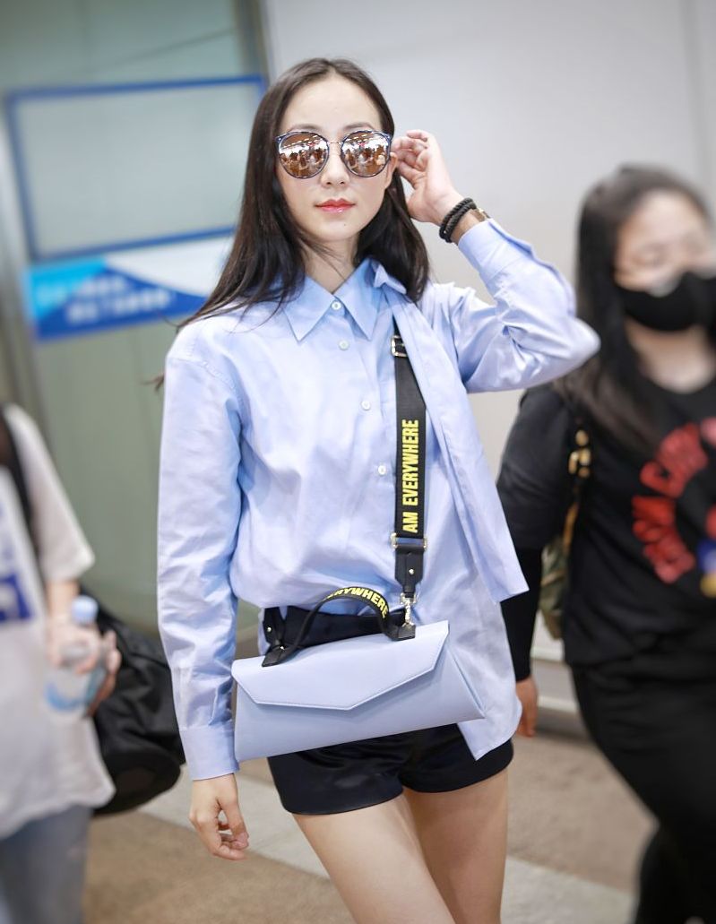 韩雪时尚出街,韩雪机场街拍黑色大衣