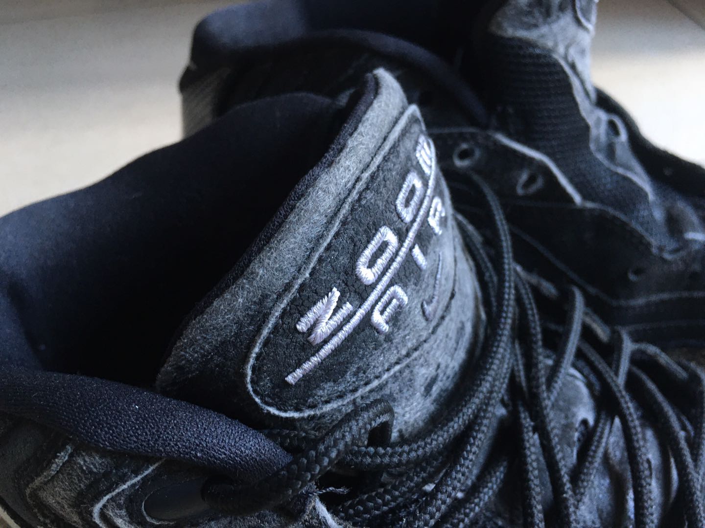 球鞋怎么保存不会开胶,球鞋开胶怎么去溢胶