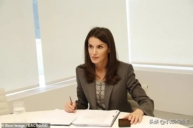 法国比利时爱马仕打折,爱马仕铂金包怎么打折