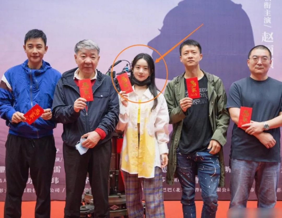 我们可以不相信郑晓龙，但是可以完全相信关晓彤