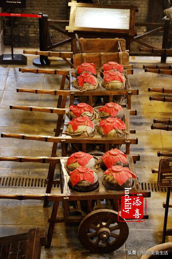 镇江美食三茅宫地锅鸡,镇江美食推荐锅盖面