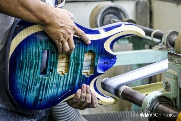 跟随帝声乐器参观世界著名吉他制造商之一Cort印度尼西亚工厂