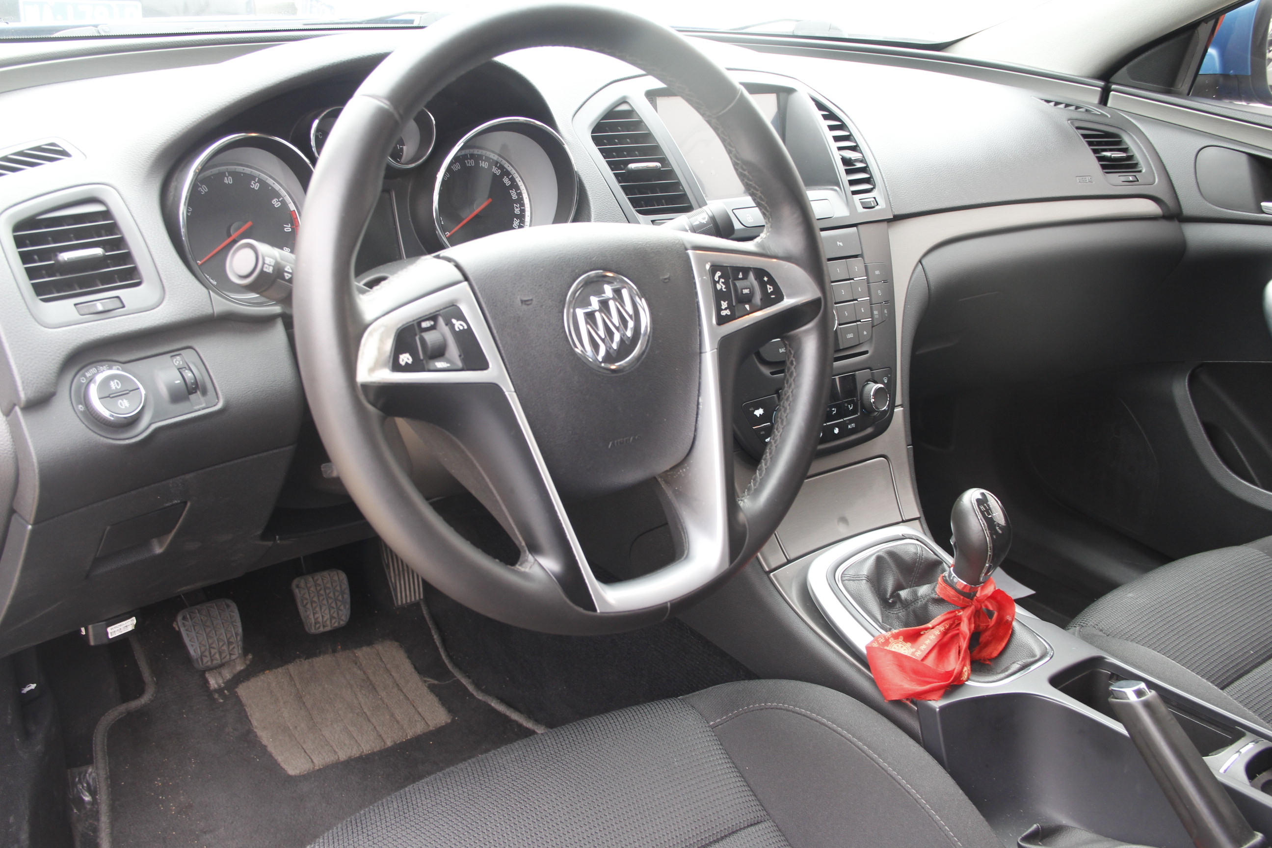 花3w买二手车还是花8w买新车,一万五买了台10年别克君威贵吗