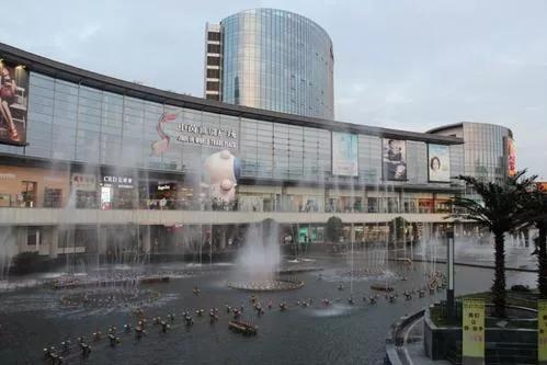 刚刚，前进路惊现庞然大物！昆山水上新地标来了