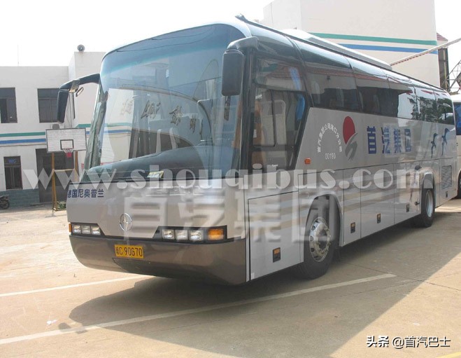 找旅游包车公司还是旅行社，哪个出行更经济实惠