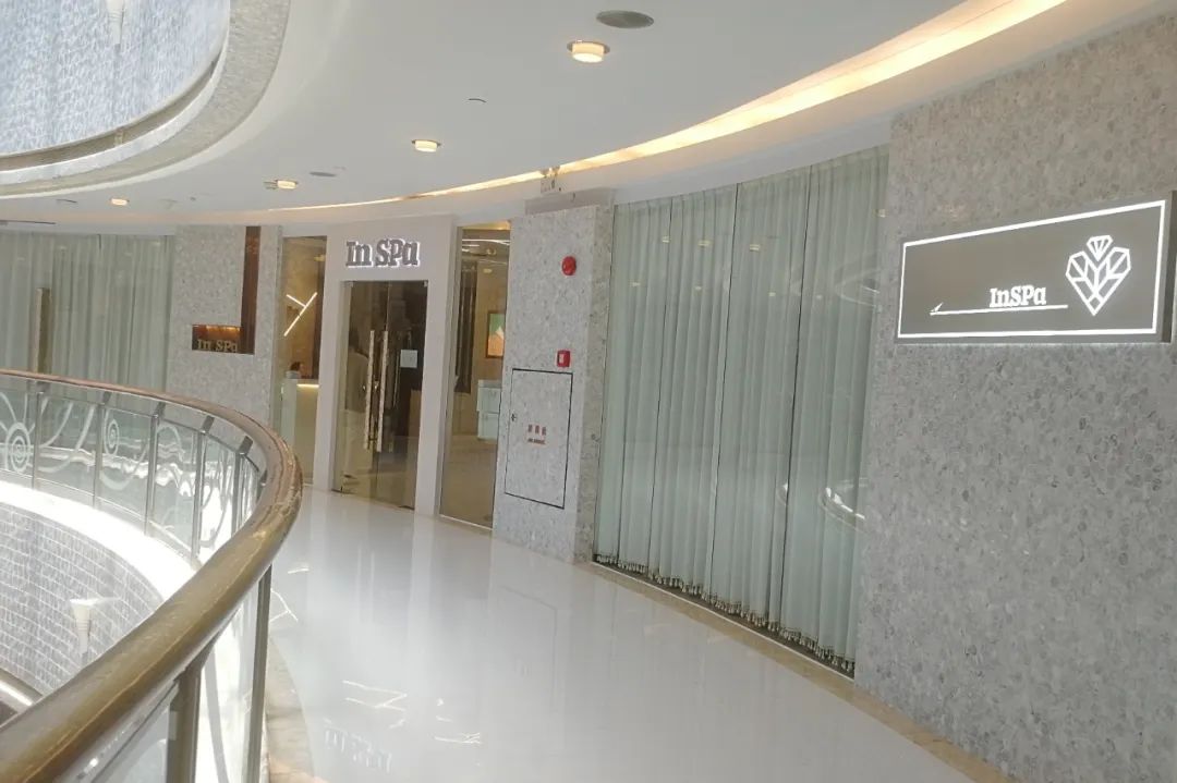 痛心!昔日爱马仕变发廊,这个顶奢商场还有救吗?