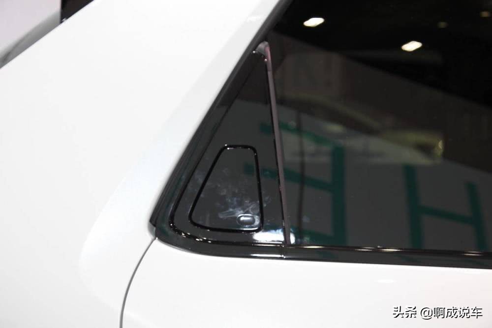 本田抢了铃木“电动奥拓”，与保时捷相同的四轮独悬，竟用单踏板